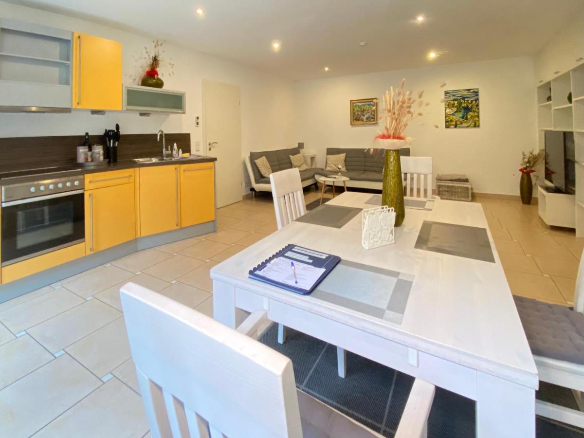 2 Zimmer Apartment, 70 Qm, Max 4 Pers, Private Terasse, 2 Parkplaetze, Internet 250 Mbit Gärtringen Exterior photo